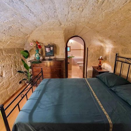 Cozy Classical Residence In The City Center Bari Exterior photo